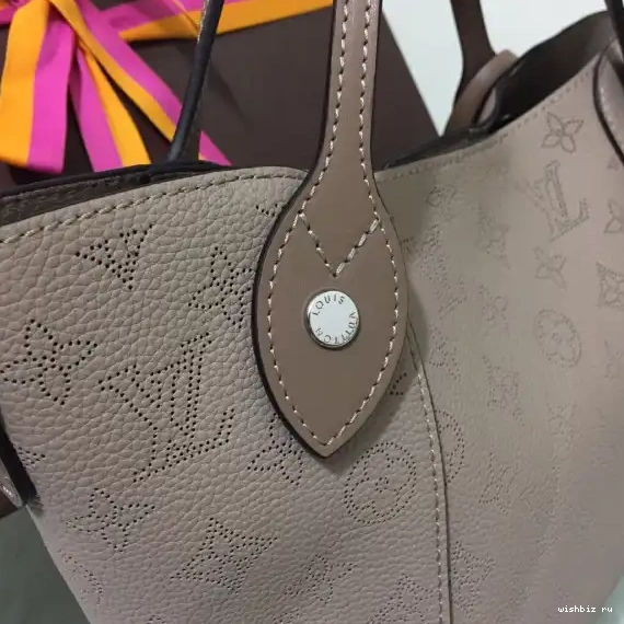WIS HINA VUITTON LOUIS PM 0620